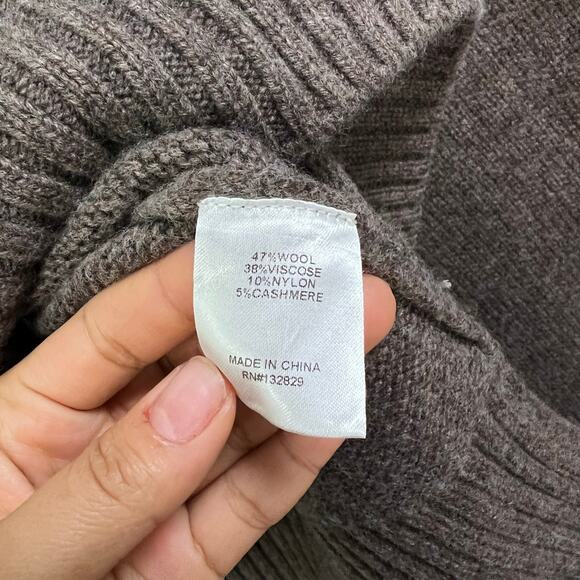 New L'ACADEMIE Corrina V Neck Wool Sweater in Umber Brown Size XL - Picture 9 of 10